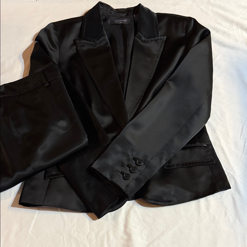 Context Women's Sleek Black Satin Suit